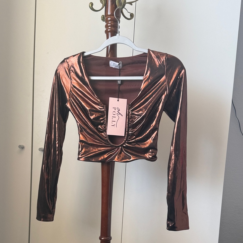 Oh Polly metallic plunge crop top
